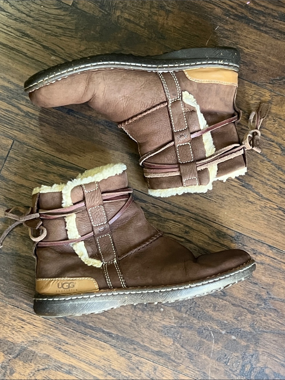 UGG lace around leather ankle boots size 9